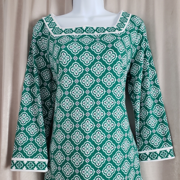 NWOT Magnolia Grace green medallion print square neck blouse Womens Medium - Picture 4 of 6